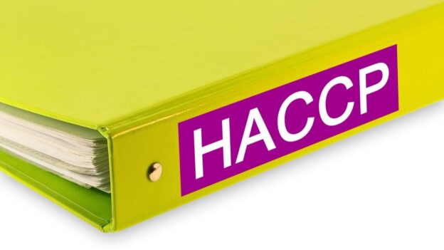 Cursus ´Professioneel werken in de schoolkantine´ met focus op interpretatie HACCP: risico-inschatting en kritische controlepunten.